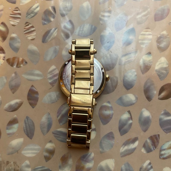 Michael Kors Gold Watch for Women. MK5784 - Picture 4 of 9